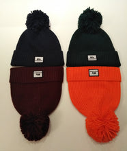 Load image into Gallery viewer, CLASSIC BOBBLE HAT