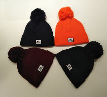 Load image into Gallery viewer, CLASSIC BOBBLE HAT