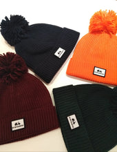 Load image into Gallery viewer, CLASSIC BOBBLE HAT